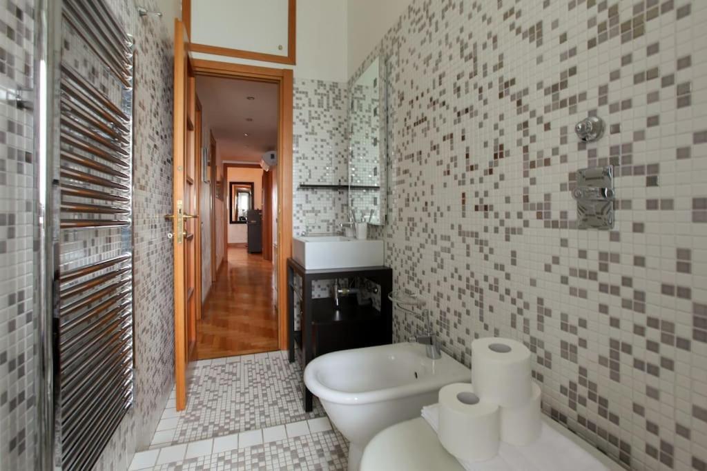 Fieramilano 3Br Apartment Bagian luar foto