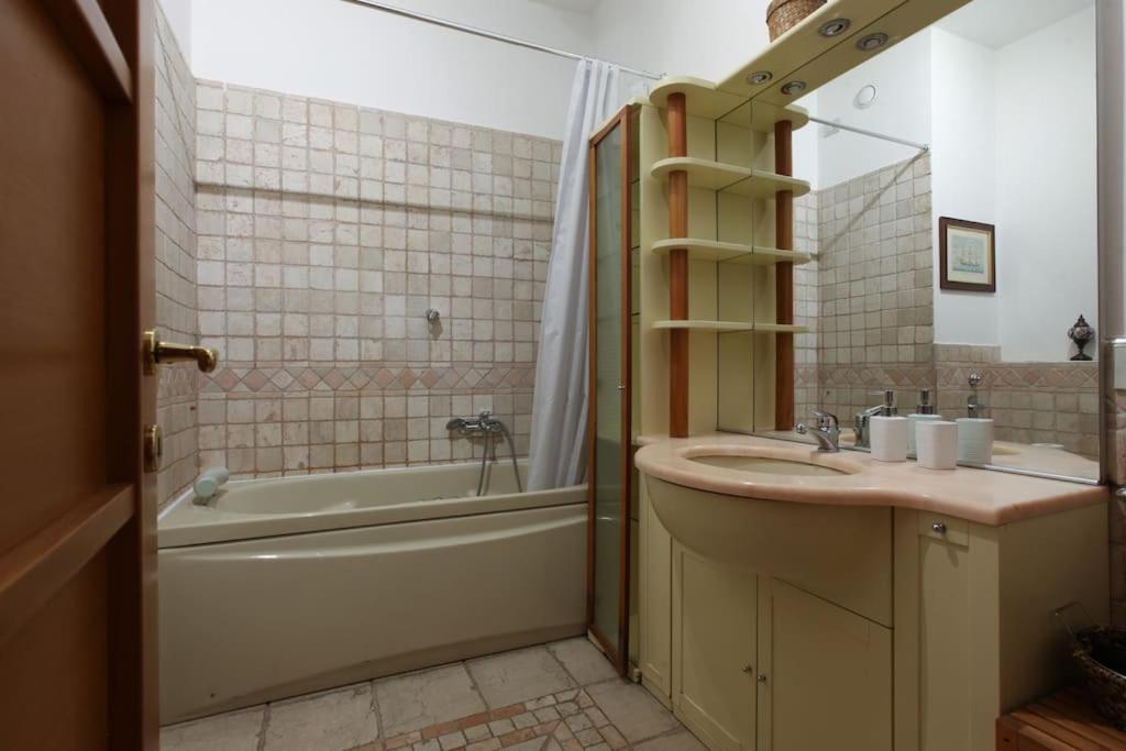 Fieramilano 3Br Apartment Bagian luar foto