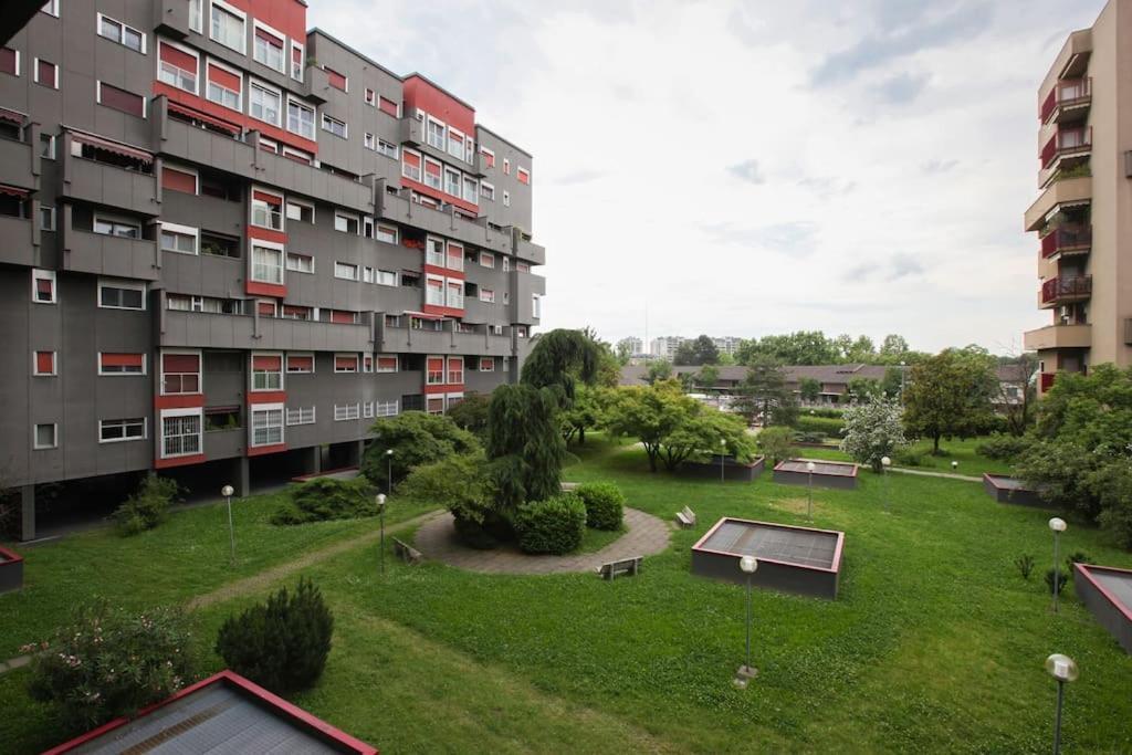 Fieramilano 3Br Apartment Bagian luar foto